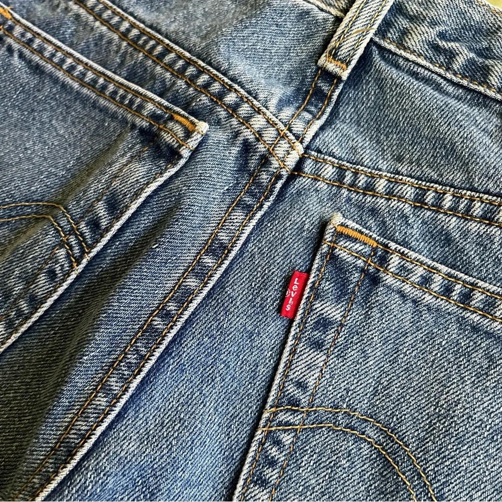 Vintage Levi’s 550 Relaxed - Picture 4 of 9